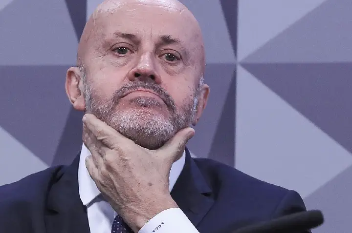 André Mendonça manda soltar filho do 
