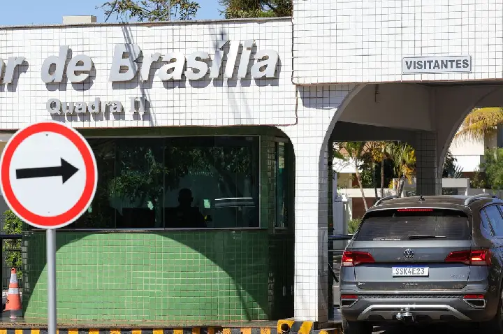 Bolsonaro recorre para anular proibição de visita na prisão domiciliar