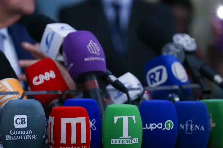 Brasil ultrapassa EUA pela 1ª vez em ranking de liberdade de imprensa