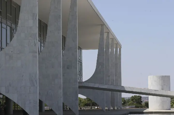 Conheça as atribuições do presidente e do vice-presidente da República
