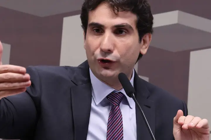 Galípolo descreve ação do Master que chamou atenção do Banco Central