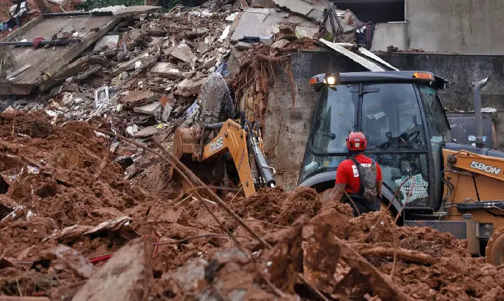 Número de mortos com as chuvas chega a 30 em Minas Gerais