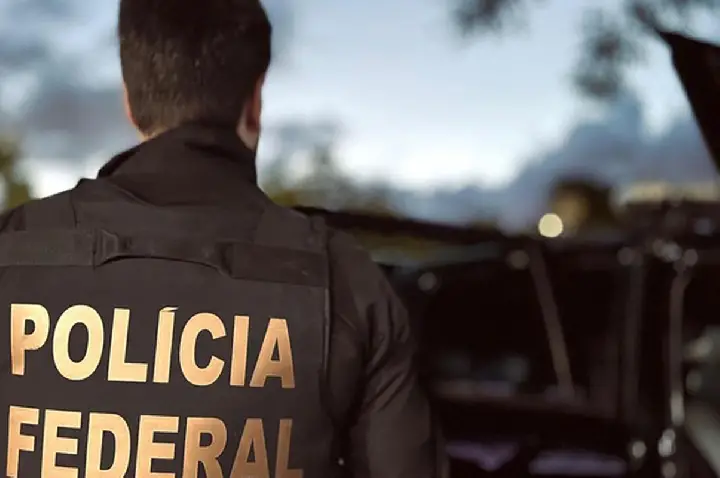 PF apreende 100 kg de droga que iriam para o Complexo do Alemão
