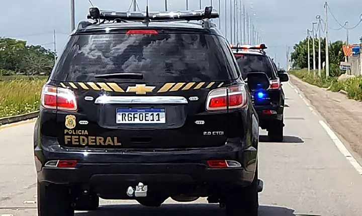PF combate tráfico internacional de drogas em 10 cidades catarinenses