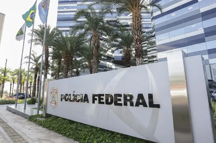 PF: pai de Vorcaro liderava A Turma, milícia pessoal do banqueiro