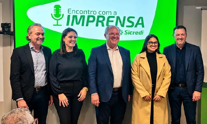 SICREDI aborda a história da Cooperativa e seus impactos na sociedade