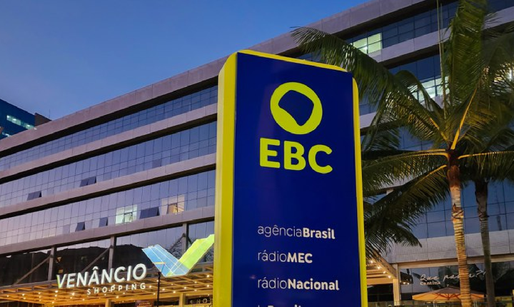 Sindicato pede ao TSE ingresso em ação da EBC contra remoção do acervo