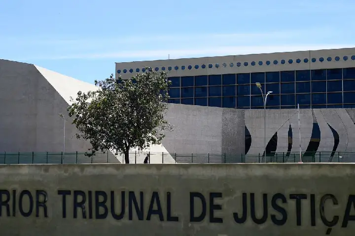 STJ suspende processos sobre aluguel de curta temporada em condomínios