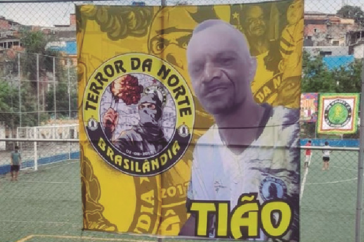 Torcedor Tião se torna símbolo do futebol de várzea e da Vila Brasilândia