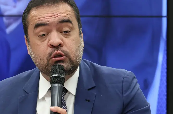 TSE tem maioria para condenar Castro à inelegibilidade até 2030