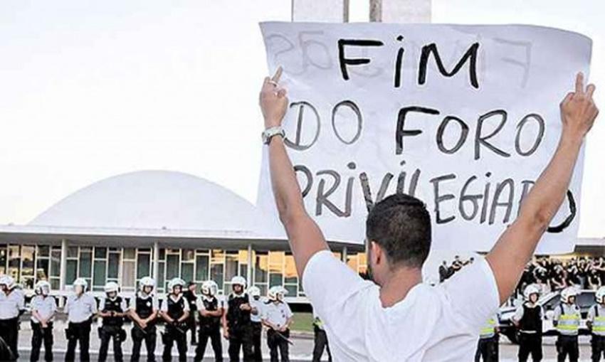 78% dos brasileiros querem o fim do foro privilegiado