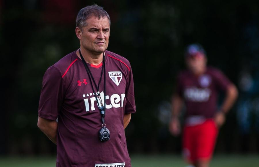 Aguirre encara clássico contra o Santos como “final” para manter invencibilidade
