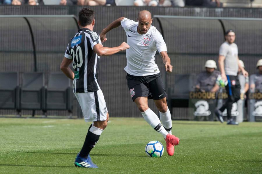 Carille: “Roger será importante futuramente no Corinthians”