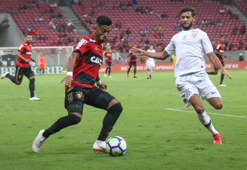 Com primeiro gol de Roger com a camisa alvinegra, Corinthians empata em 1 a 1 com Sport-RE