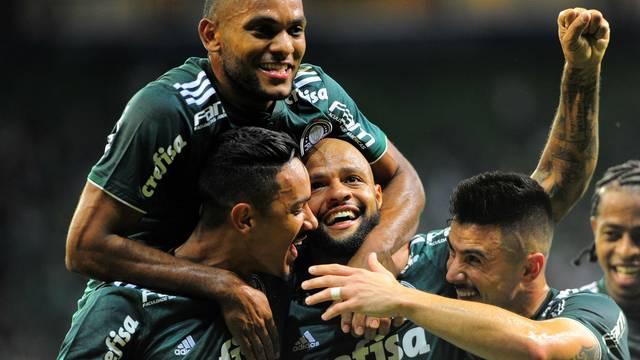Em noite de tranquilidade, Palmeiras bate Bahia e se recupera no Brasileirão