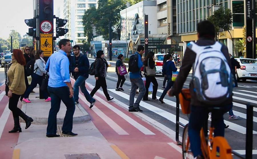 Maio Amarelo: Paulista é palco de atividade para conscientização de motoristas e pedestres