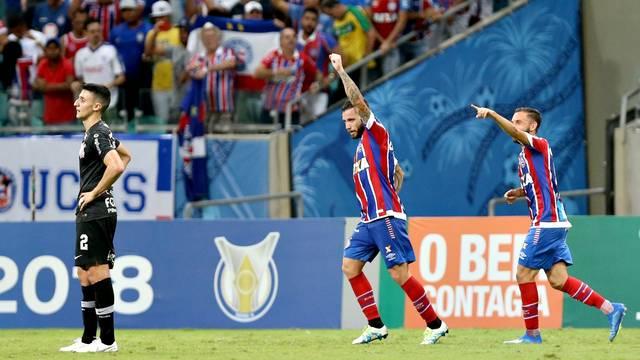 Corinthians deixa escapar empate no final e perde para o Bahia na Fonte Nova