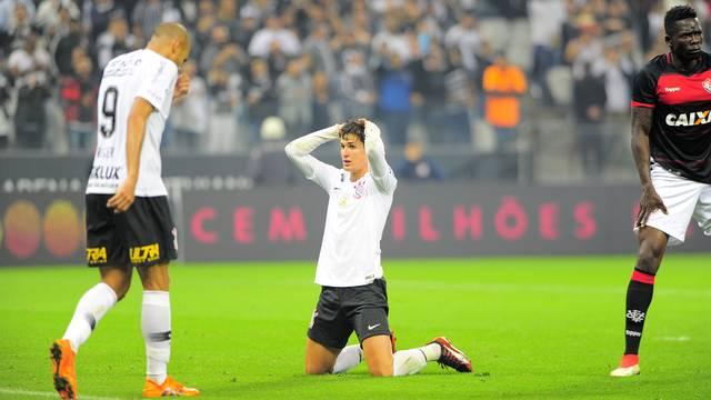 Corinthians empata em casa e Loss segue numa dura saga no comando do time