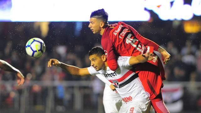 Em jogo de poucas oportunidades, São Paulo e Inter empatam e deixam de lutar pela liderança