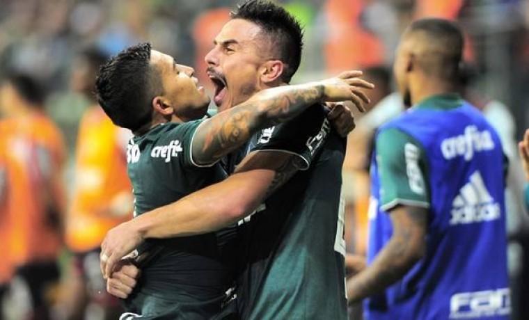 Palmeiras vence São Paulo e alivia a pressão sobre a equipe