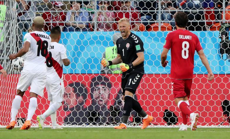 Peru bem que tentou, mas futebol contido da Dinamarca é mais eficiente que vence por 1 a 0