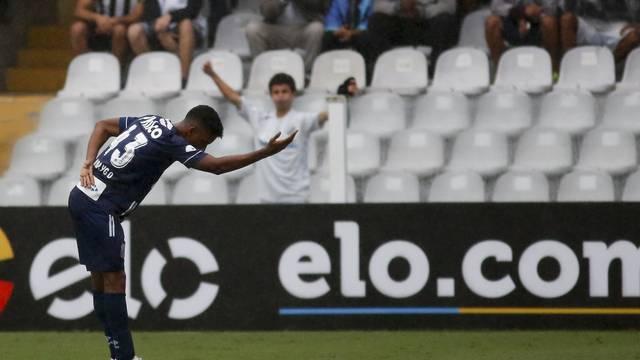 Rodrygo brilha e Santos goleia o Vitória na Vila Belmiro