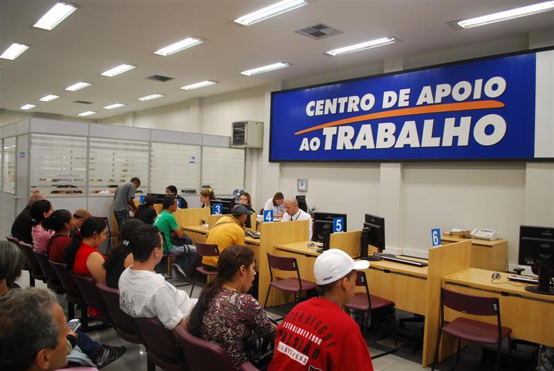 Prefeitura promove oficina com orientações para quem busca o primeiro emprego