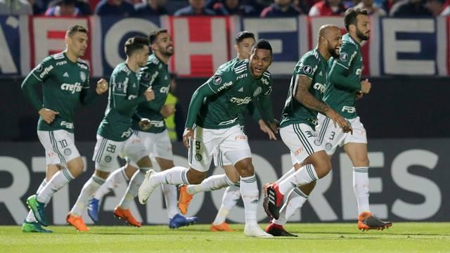 Borja marca dois e Palmeiras vence Cerro Porteño fora de casa pelas oitavas da Libertador