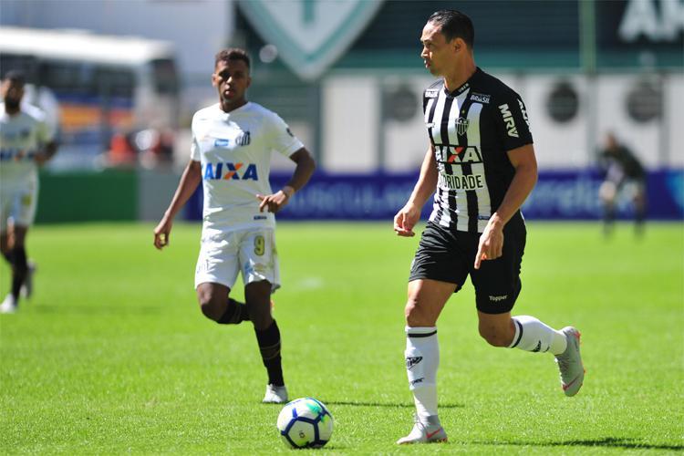 No Independência, Santos perde para o Atlético-MG e segue sem vencer no Brasileirão