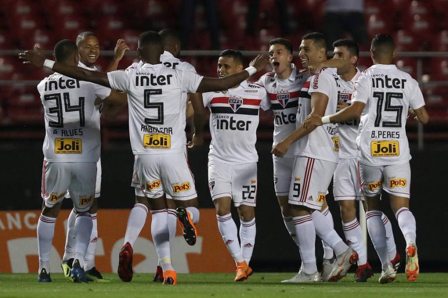 São Paulo vence em casa a Chapecoense e é o campeão do primeiro turno do Brasileirão