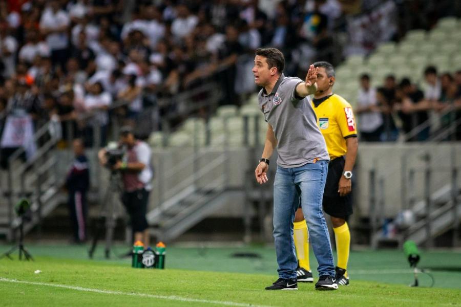 Em Fortaleza, Corinthians perde para o Ceará e Osmar Loss não é mais o técnico do Timão