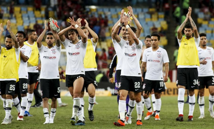 O melhor ataque é a defesa: Corinthians se fecha e garante empate contra o Flamengo