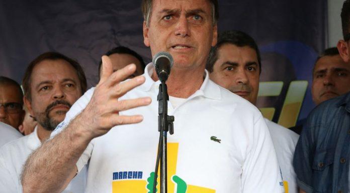Abro mão da reeleição se Brasil passar por reforma política, diz Bolsonaro