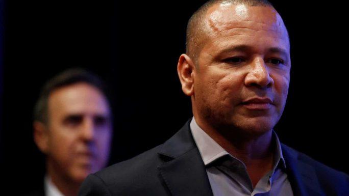 Pai diz que Neymar caiu em armadilha e foi vítima de extorsão