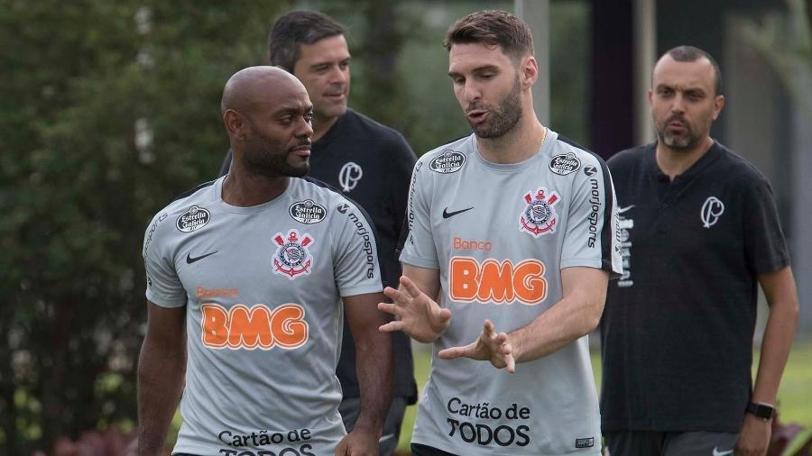 Laboratório de Carille: Corinthians terá nova formação ofensiva em amistoso