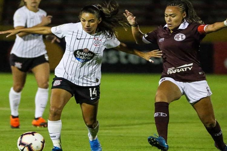 Corinthians bate Ferroviária em Quito e é campeão da Libertadores feminina