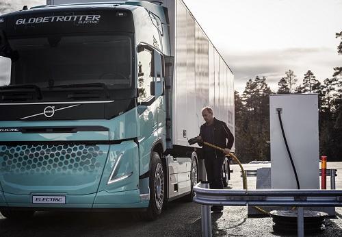 Europa já tem caminhões conceitos elétricos pesados para construção civil