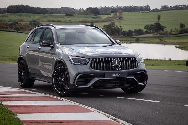 Mercedes-AMG GLC 63 4M chega às pistas mais conectado e inteligente