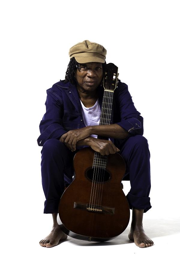 Milton Nascimento faz emocionante encerramento de turnê em São Paulo