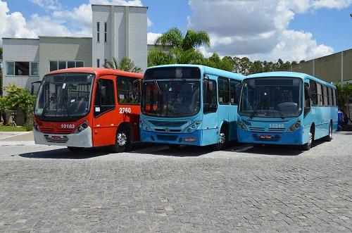 Caminhões e ônibus Mercedes-Benz rodam mais de 1 milhão de km e comprovam robustez