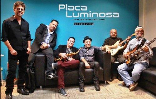 Placa Luminosa: uma das melhores bandas de baile de formatura