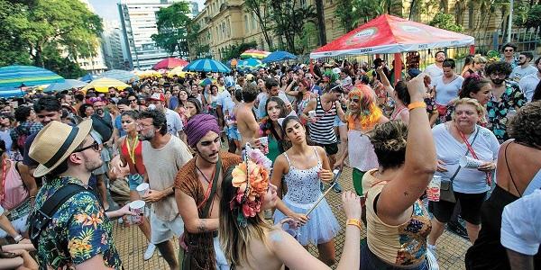 Ponto de encontro do carnaval de rua do Centro, Paribar está na rota de mais de 40 blocos