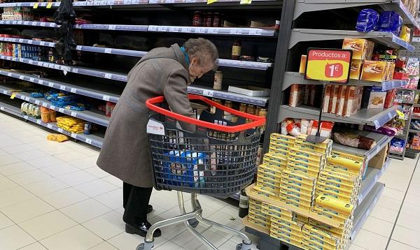 Disseminação do coronavírus leva Espanha a fechar Parlamento e escolas
