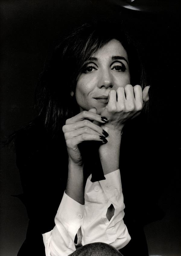 Em homenagem à Fernanda Young, Ubook lança coletânea da autora com narração de familiar e artistas