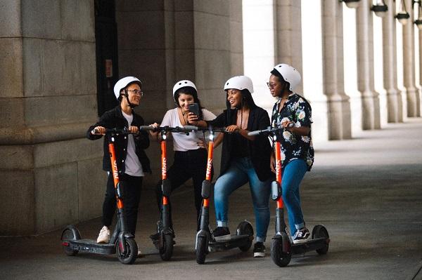 Ford começa expansão internacional da Spin, empresa de serviço de patinetes elétricos