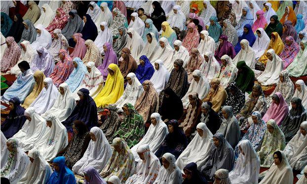 Líder supremo do Irã propõe suspensão de reuniões durante o Ramadã