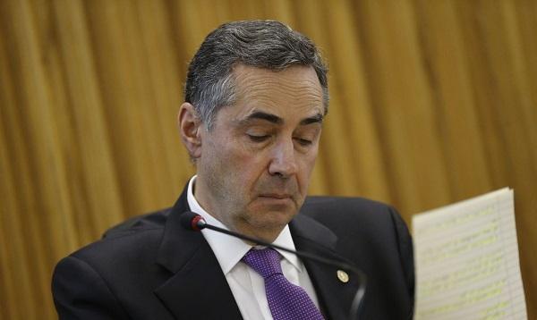 Ministro do STF proíbe campanhas contra isolamento da covid-19