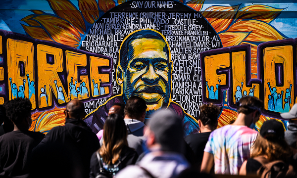 George Floyd é homenageado em cerimônia funeral em Mineápolis