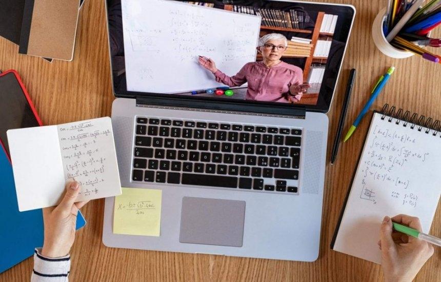 MEC autoriza aulas online no ensino superior até dezembro