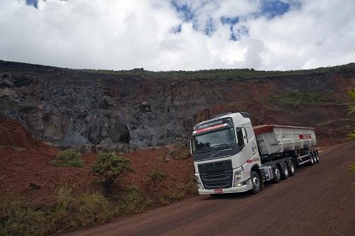 Lenarge amplia e renova frota com mais 200 caminhões Volvo FH
